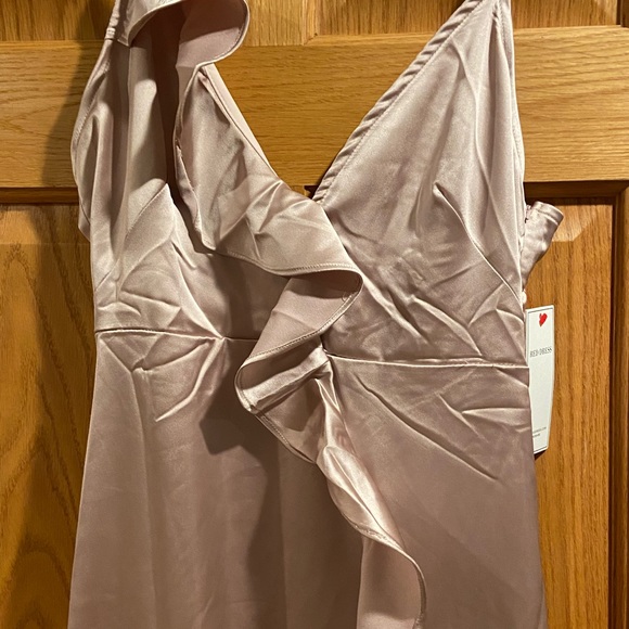 Spaghetti strap gown - Picture 4 of 5